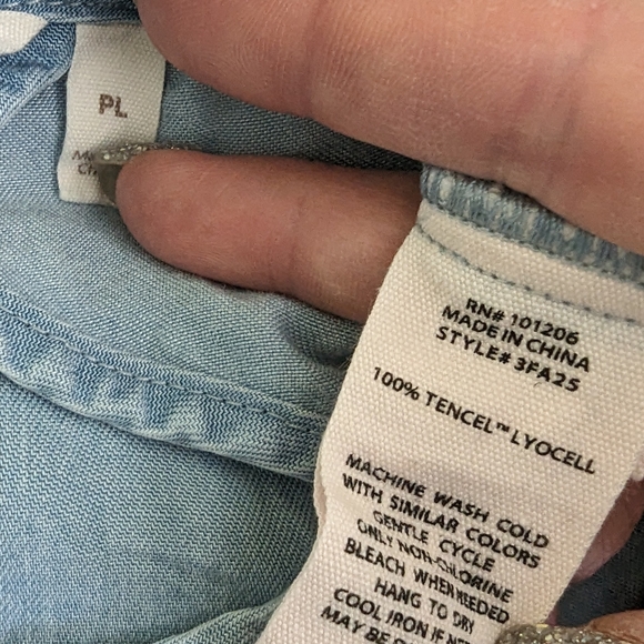 Soft Surroundings Baby Blue Tencel Denim Sleeveless Top - Picture 2 of 5